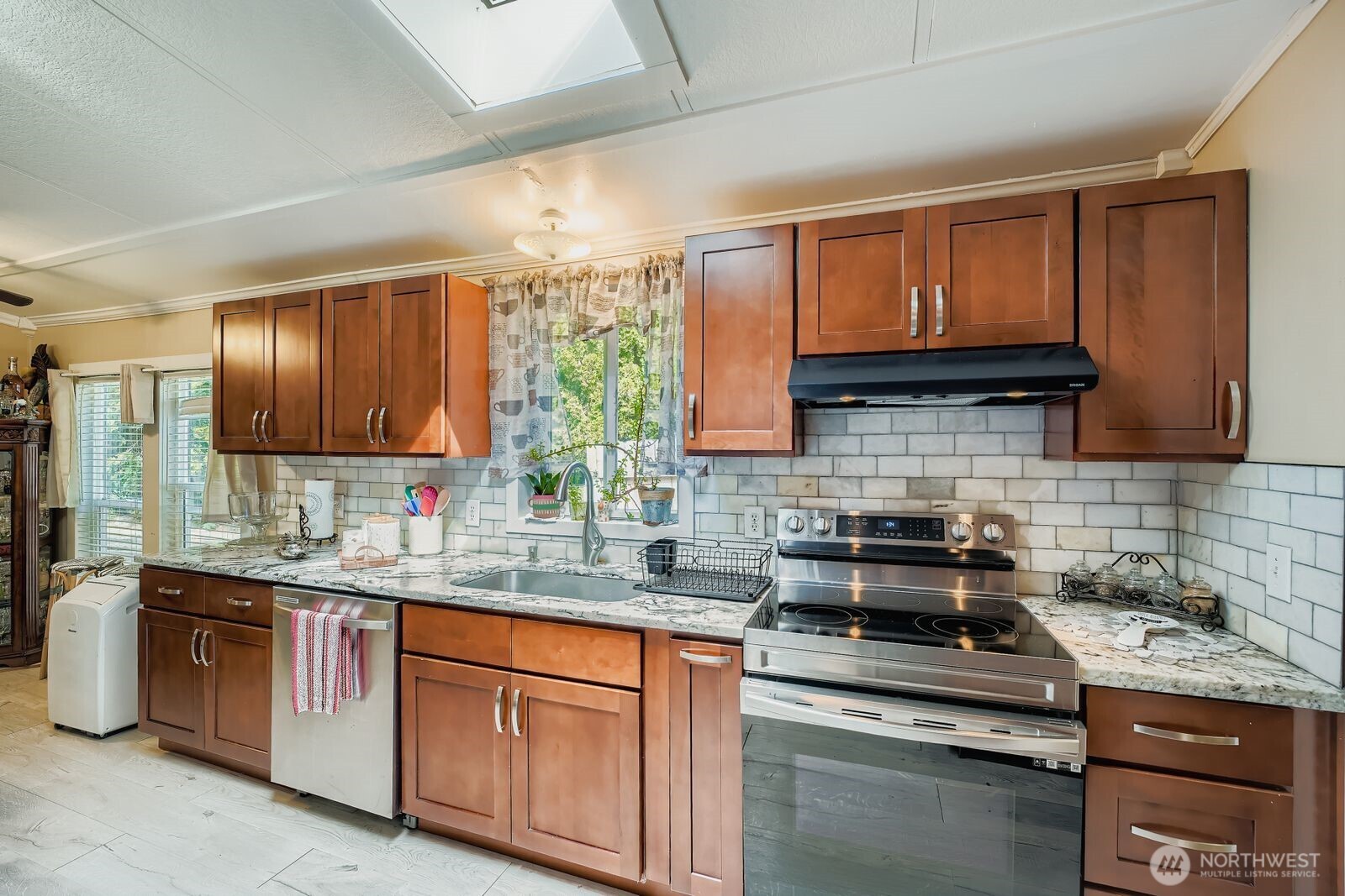 2431 South 371st Street, Unit 20 Federal Way, WA 98003 - Photo 12 of 28