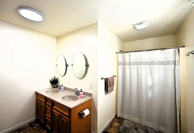 $279,900 | 15500 West 450 North, Medaryville, IN 47957