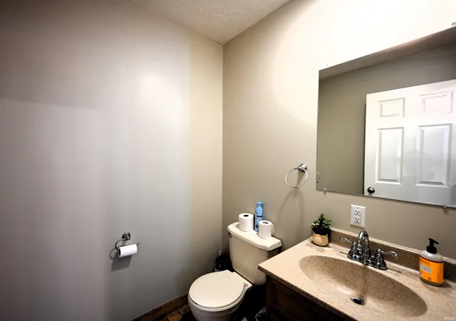 $279,900 | 15500 West 450 North, Medaryville, IN 47957