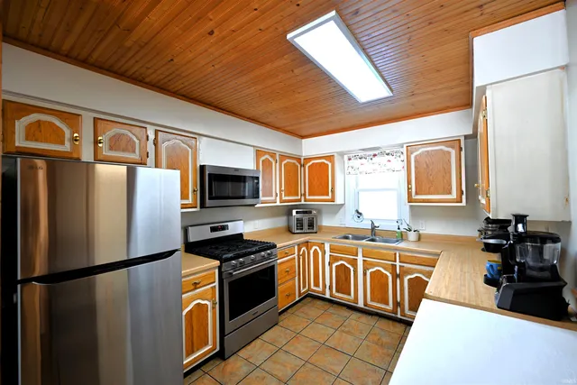 $279,900 | 15500 West 450 North, Medaryville, IN 47957