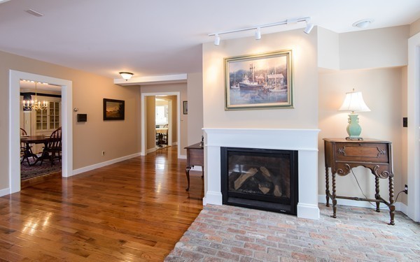 124 Warwick Road Melrose, MA 02176 - Photo 8 of 24 Gallery Image 8