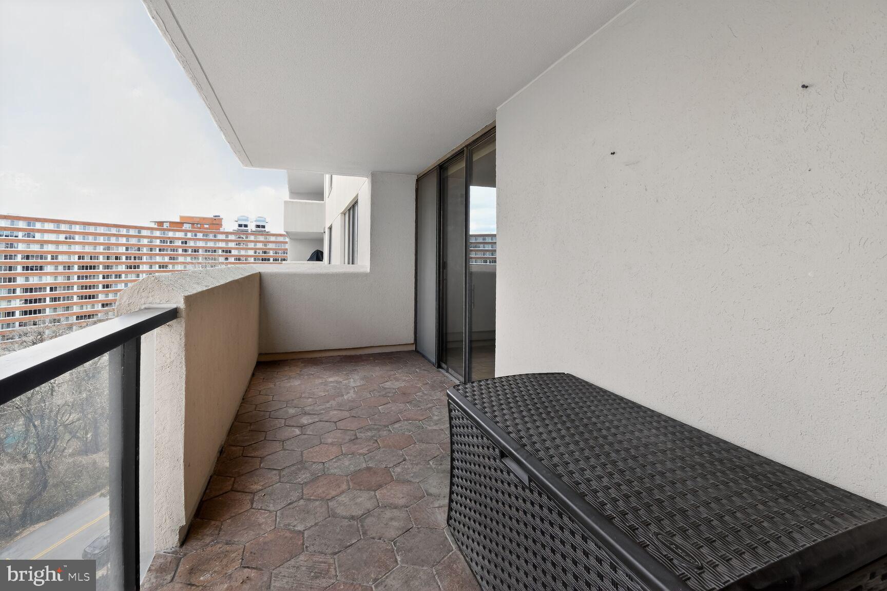 1101 South Arlington Ridge Road, Unit 504 Arlington, VA 22202 - Photo 25 of 37 a view of a hallway with an empty space