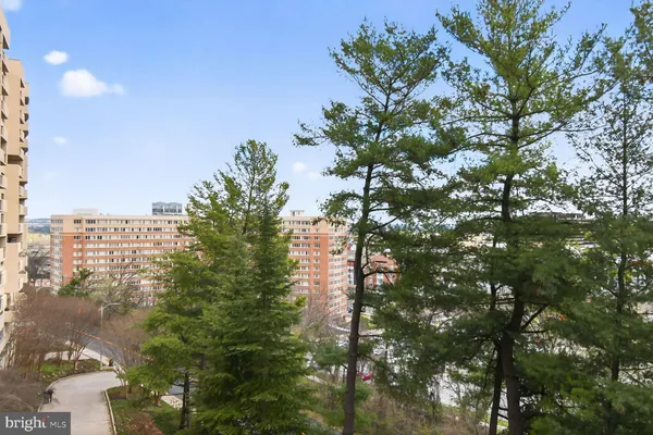 $629,500 | 1101 South Arlington Ridge Road, Unit 504, Arlington, VA 22202