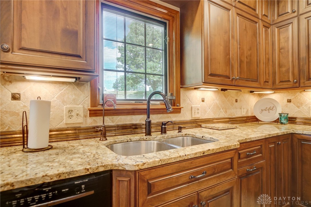 613 Rustic Trail Beavercreek, OH 45434 - Photo 27 of 98
