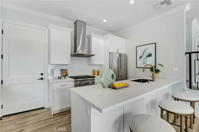 $5,600 | 107 North Parkwood Avenue, Pasadena, CA 91107