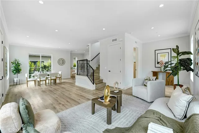 $5,600 | 107 North Parkwood Avenue, Pasadena, CA 91107