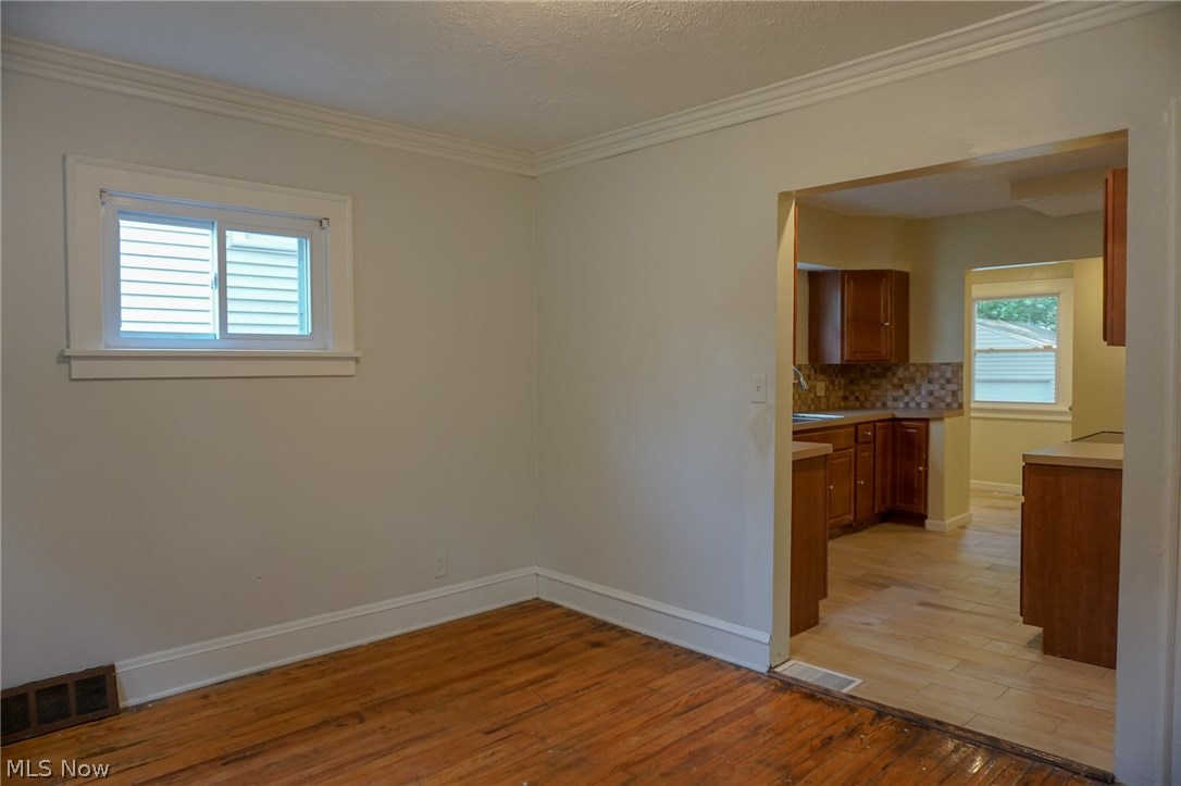 3849 Montevista Road Cleveland Heights, OH 44121 - Photo 8 of 31