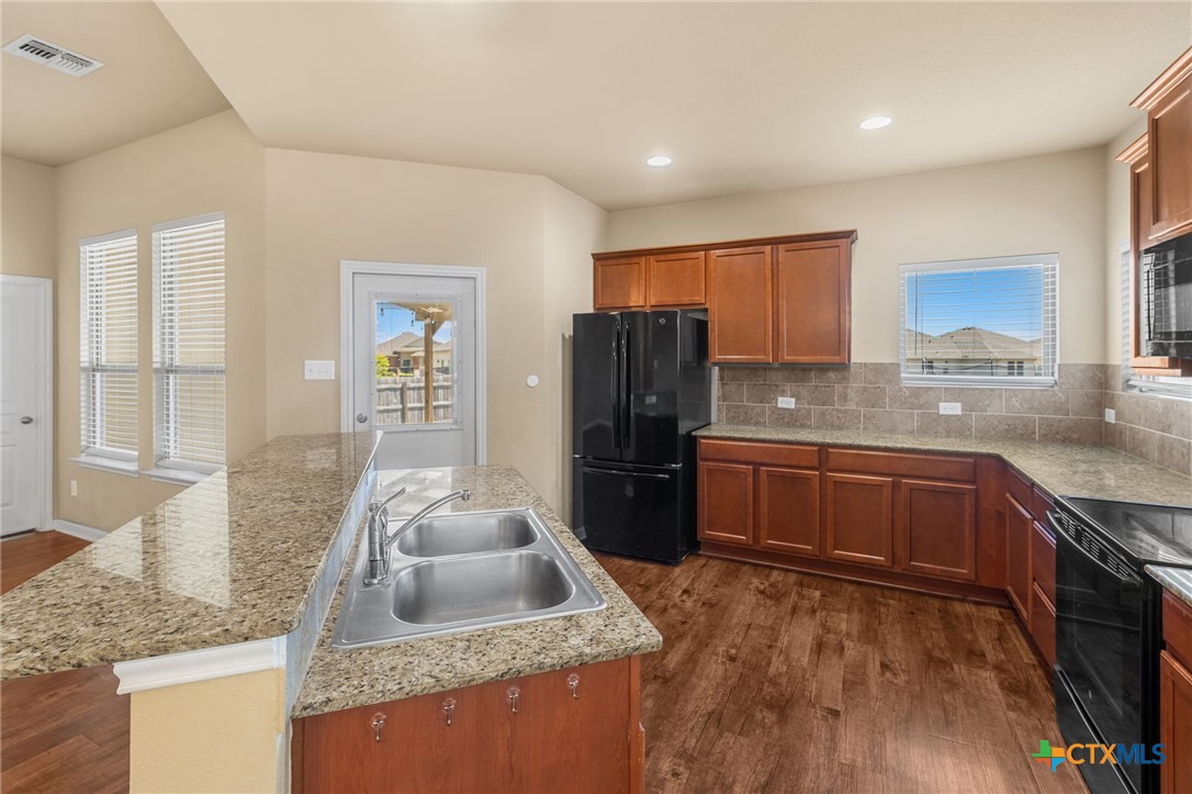 1009 Spring Terrace Loop Temple, TX 76502 - Photo 9 of 36 Gallery Image 9