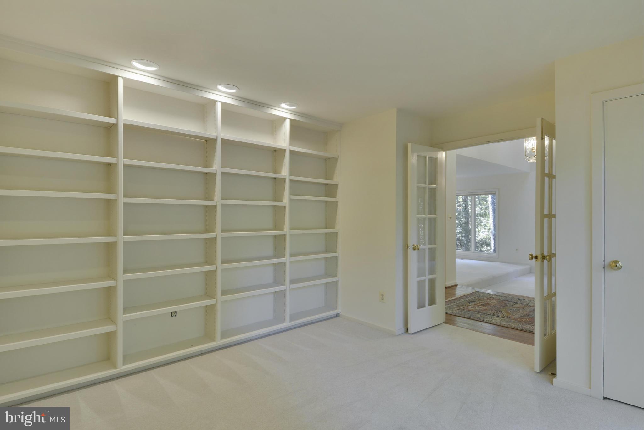 11415 Fieldstone Lane Reston, VA 20191 - Photo 14 of 30 Library/Home Office