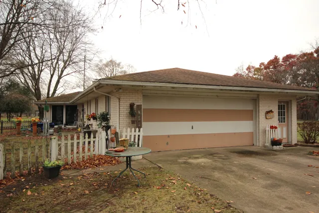 $389,900 | 1550 East Y Avenue, Vicksburg, MI 49097