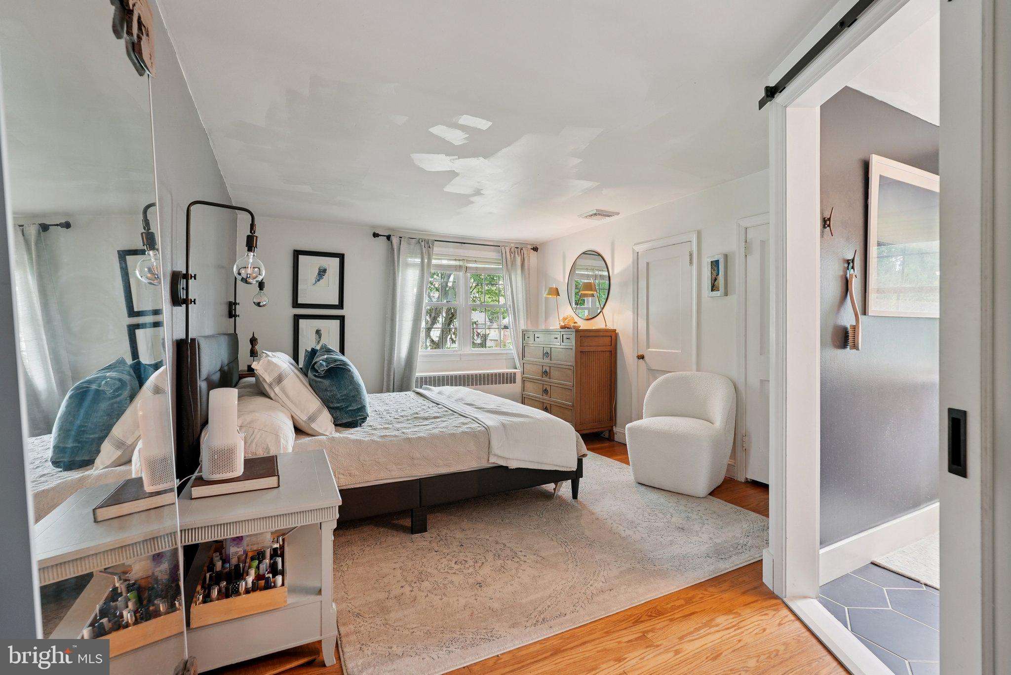 1147 Jericho Road Abington, PA 19001 - Photo 15 of 26 Primary Bedroom with Ensuite Bathroom