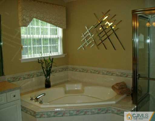348 Meadowood Road Jackson, NJ 08527 - Photo 5 of 8