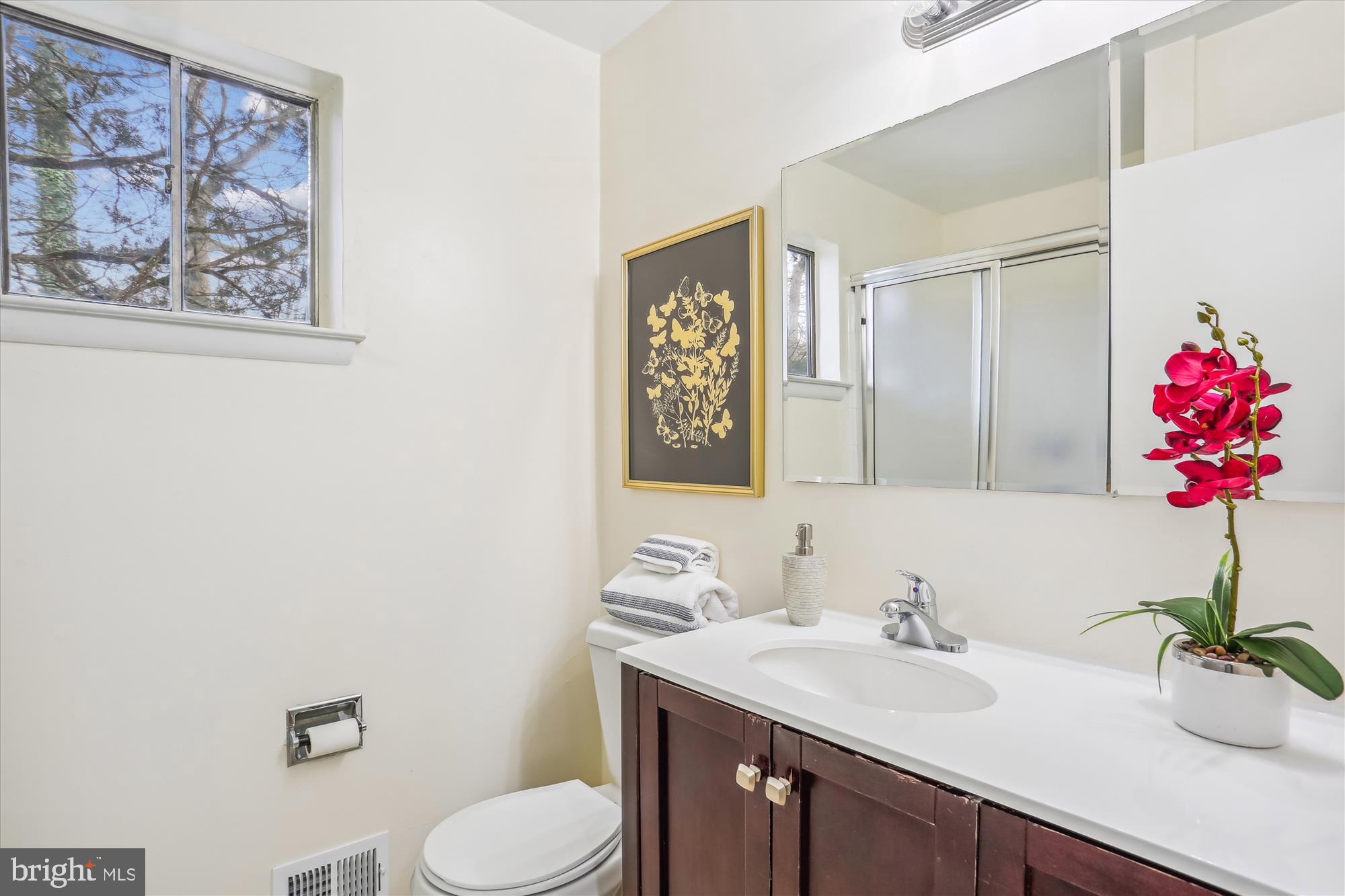 606 Lamberton Drive Silver Spring, MD 20902 - Photo 21 of 39 Primary Bath