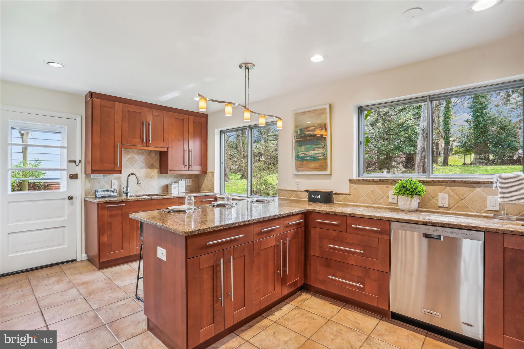 606 Lamberton Drive Silver Spring, MD 20902 - Photo 9 of 39 Kitchen
