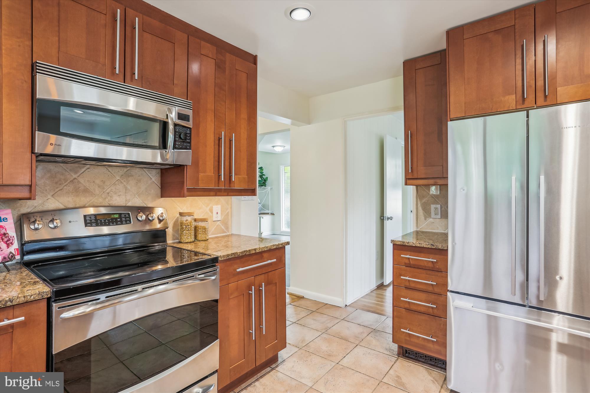 606 Lamberton Drive Silver Spring, MD 20902 - Photo 10 of 39 Kitchen