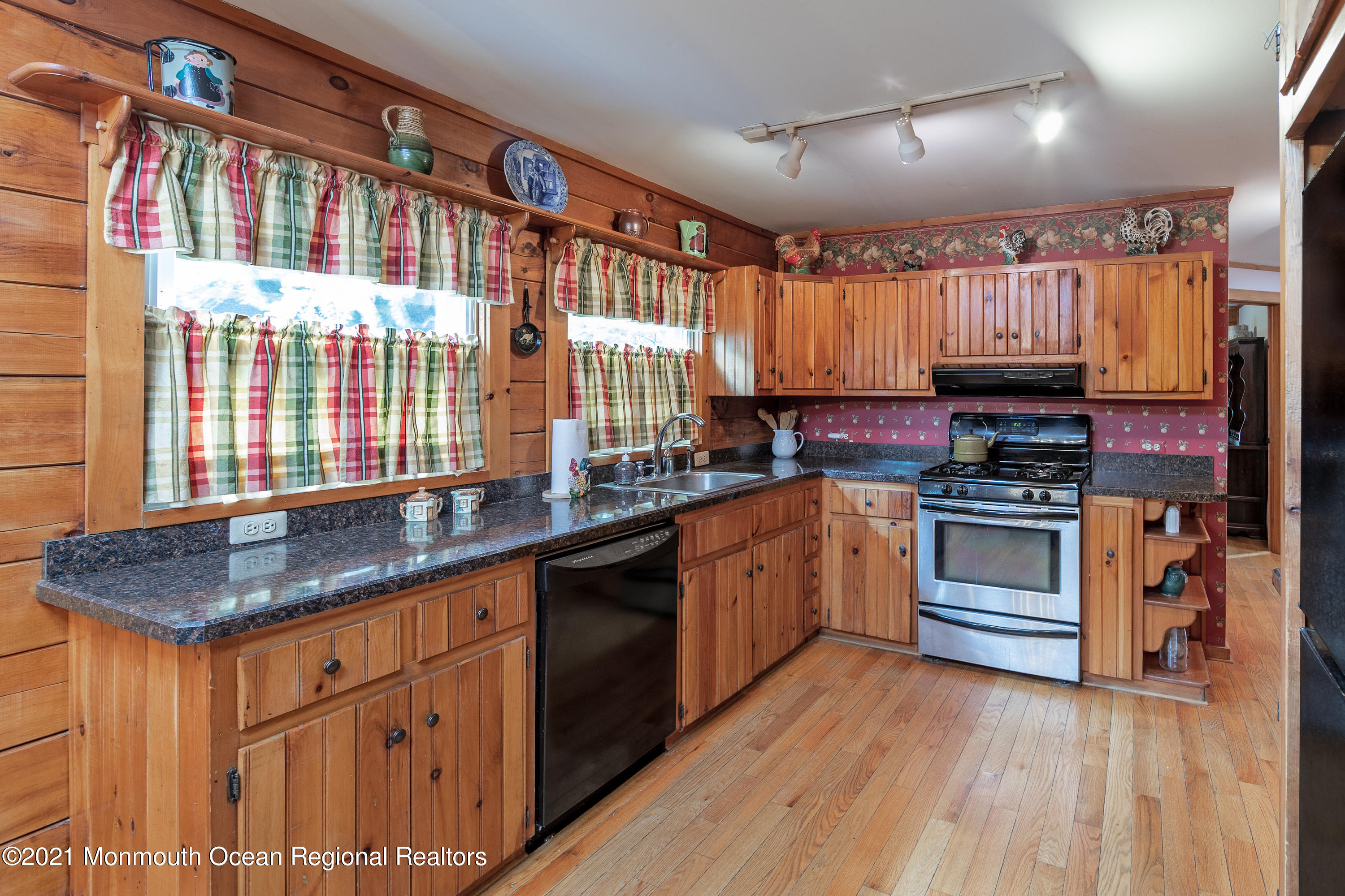 1500 Dorsett Dock Road Point Pleasant, NJ 08742 - Photo 12 of 33 Kitchen