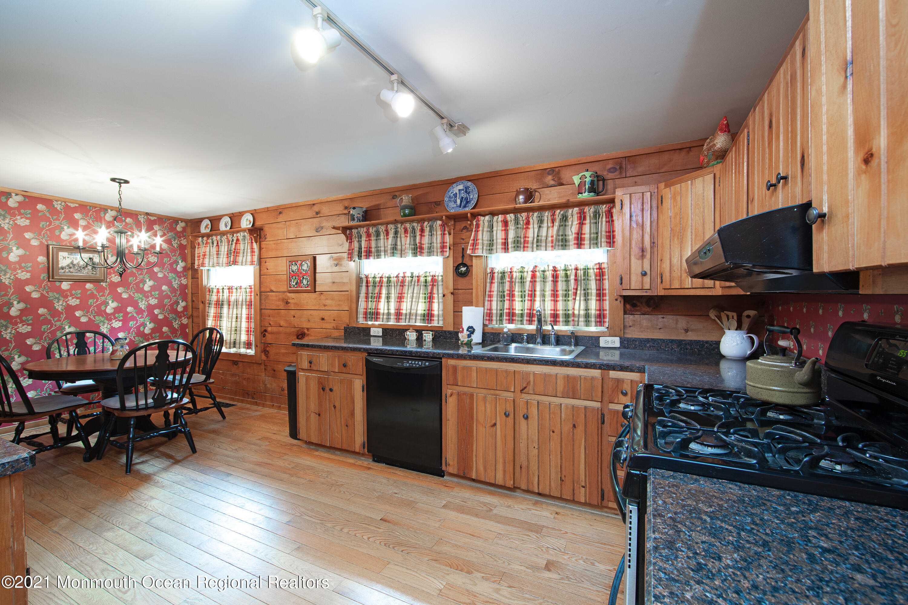 1500 Dorsett Dock Road Point Pleasant, NJ 08742 - Photo 13 of 33 Kitchen