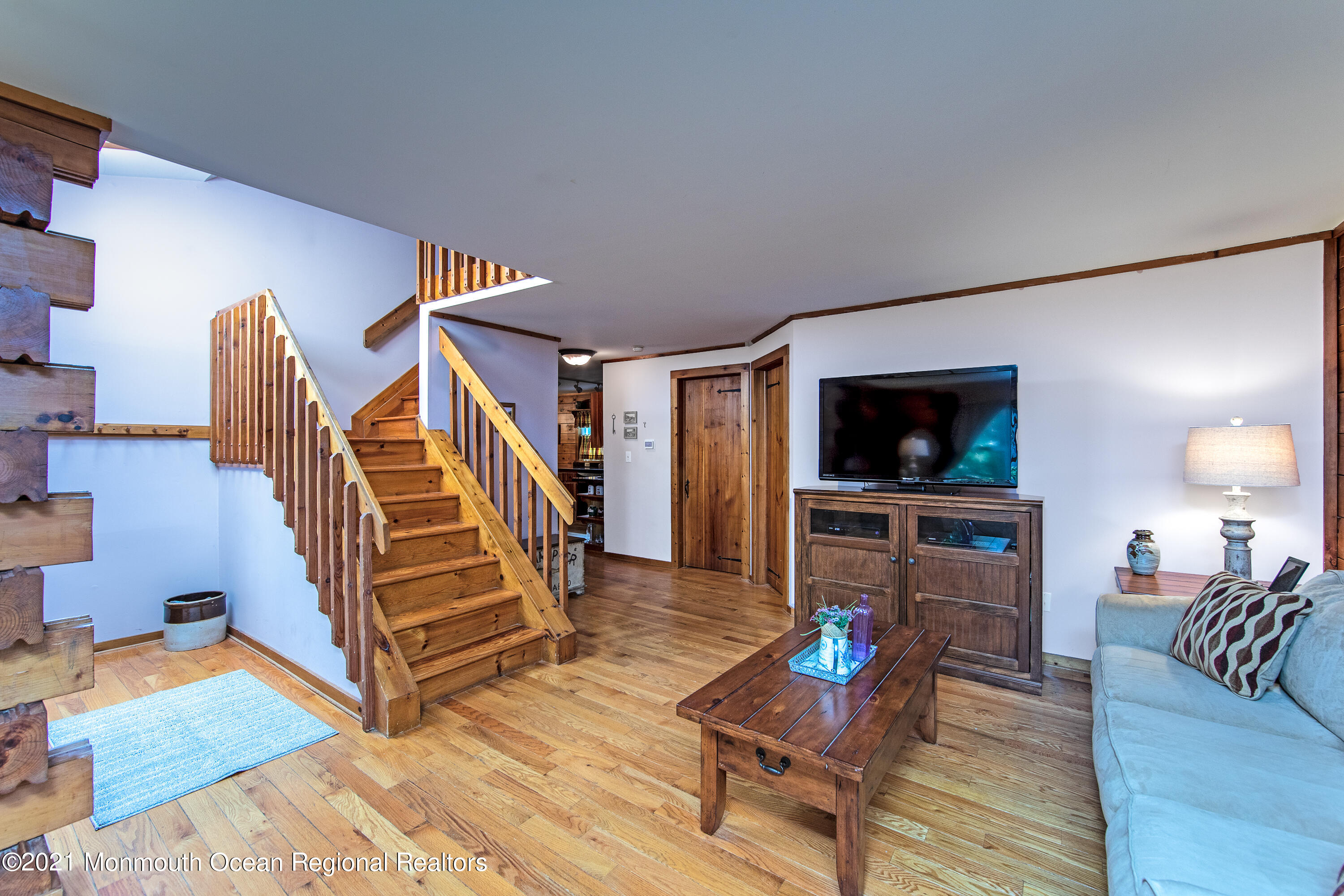 1500 Dorsett Dock Road Point Pleasant, NJ 08742 - Photo 9 of 33 Living Room