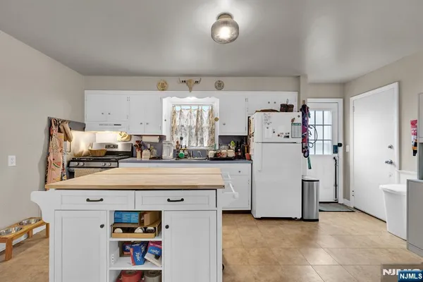 $750,000 | 322 Broughton Avenue, Bloomfield, NJ 07003