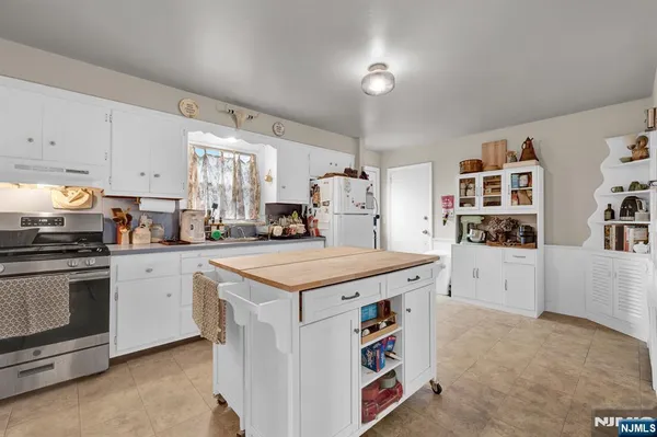 $750,000 | 322 Broughton Avenue, Bloomfield, NJ 07003