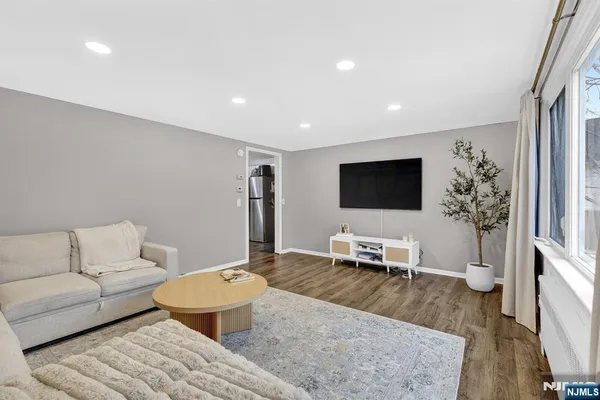 $750,000 | 322 Broughton Avenue, Bloomfield, NJ 07003