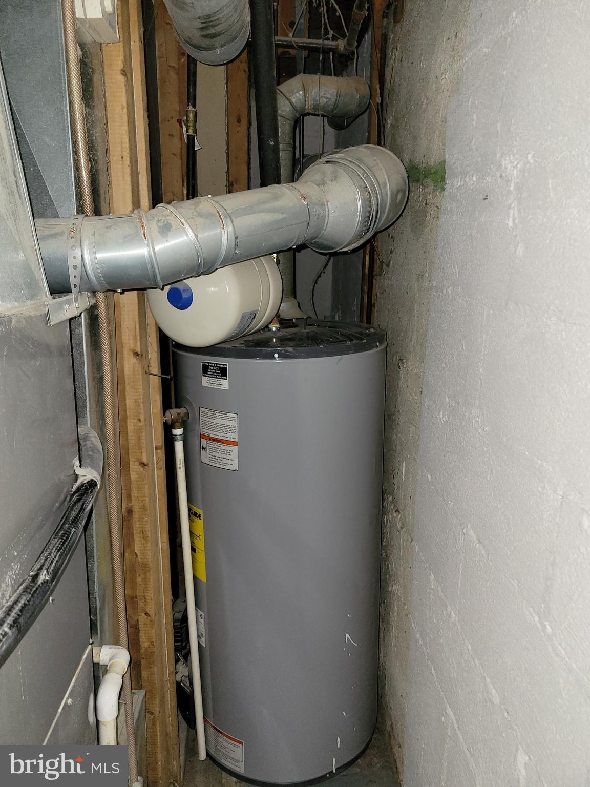 536 Crotzer Avenue Folcroft, PA 19032 - Photo 33 of 35 a view of entryway