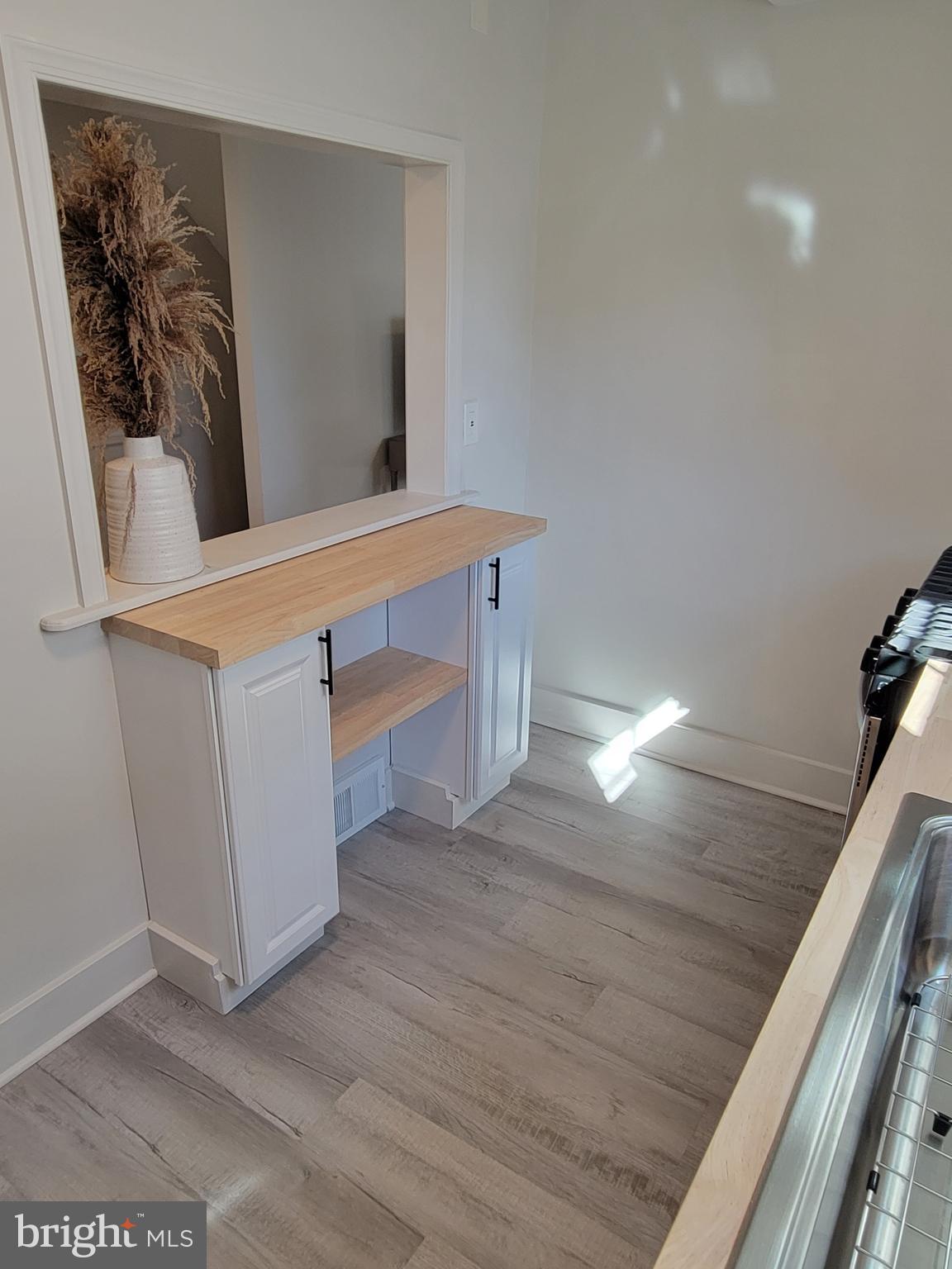 536 Crotzer Avenue Folcroft, PA 19032 - Photo 10 of 35 a view of an entryway with wooden floor