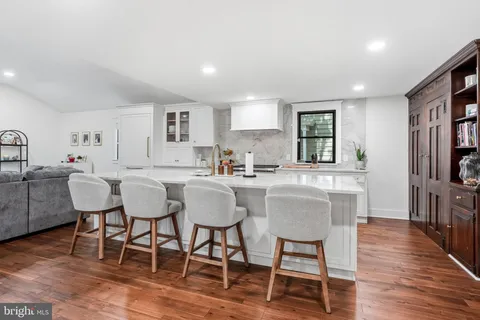 $849,900 | 71 East 2nd Street, Moorestown, NJ 08057