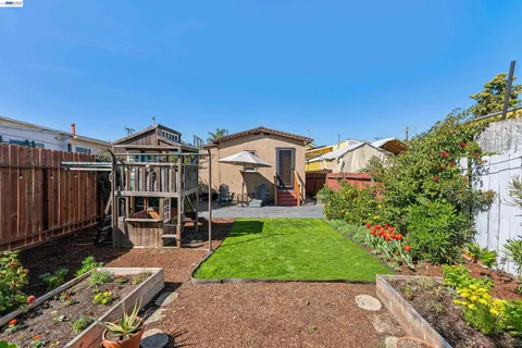 $500,000 | 1262 94th Avenue, Oakland, CA 94603