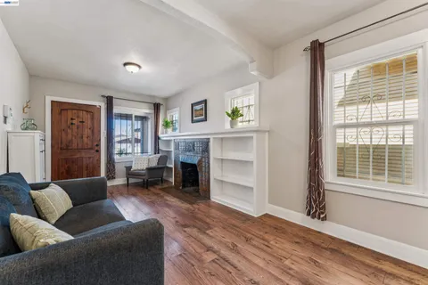 $500,000 | 1262 94th Avenue, Oakland, CA 94603