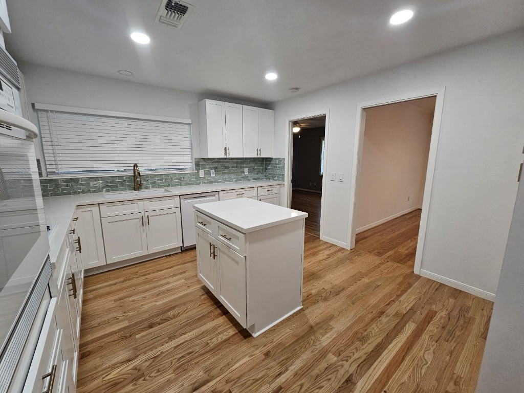 1518 Lawrence Street Rosenberg, TX 77471 - Photo 8 of 17 Kitchen