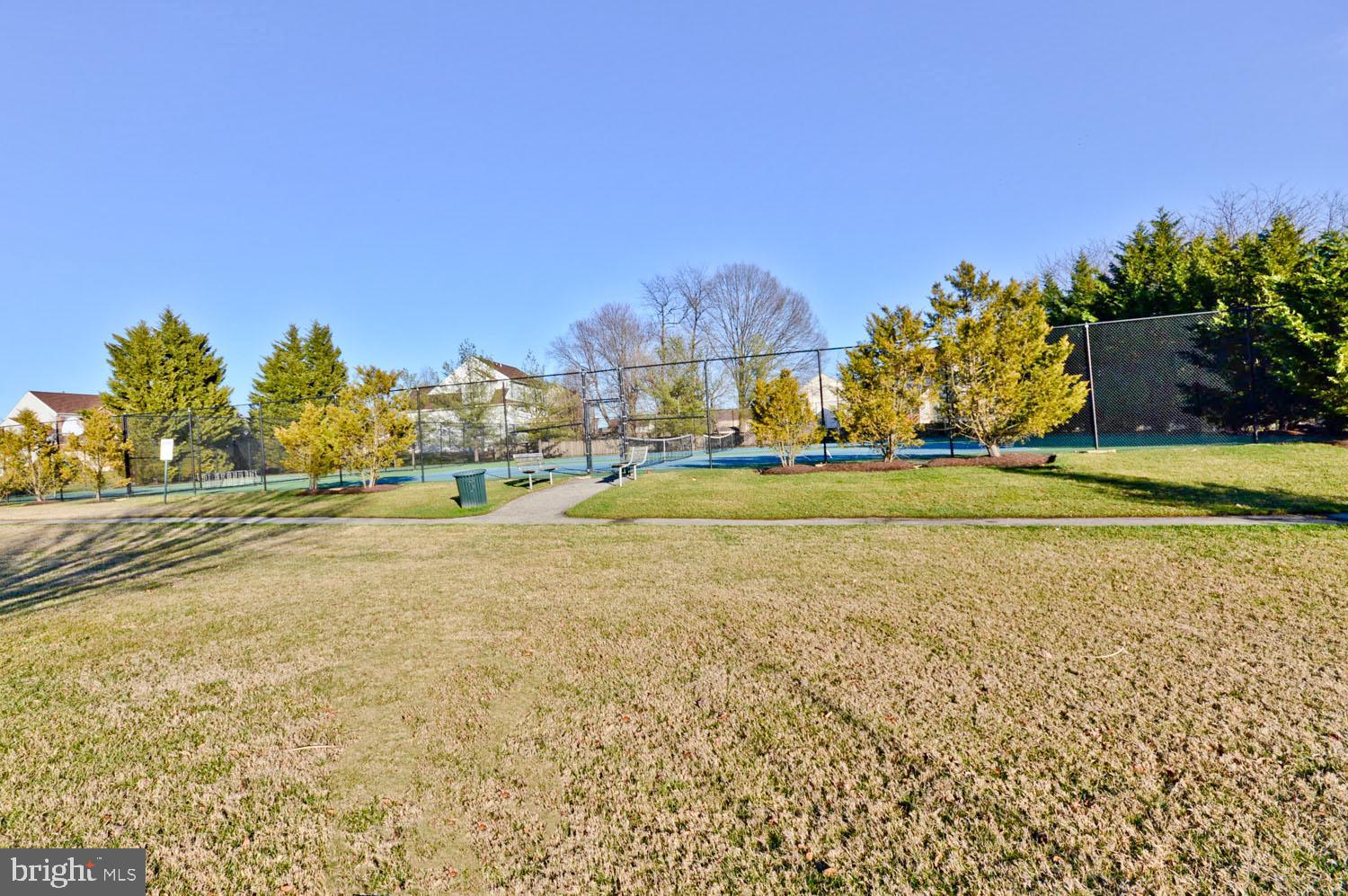 1113 Ring Bill Loop Upper Marlboro, MD 20774 - Photo 38 of 39 a view of a garden