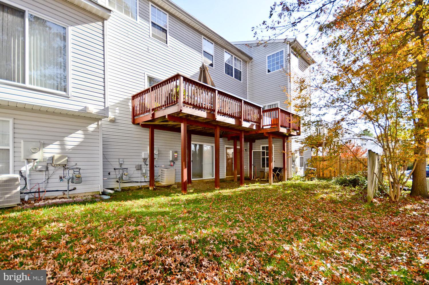 1113 Ring Bill Loop Upper Marlboro, MD 20774 - Photo 5 of 39 front view of a house with a yard