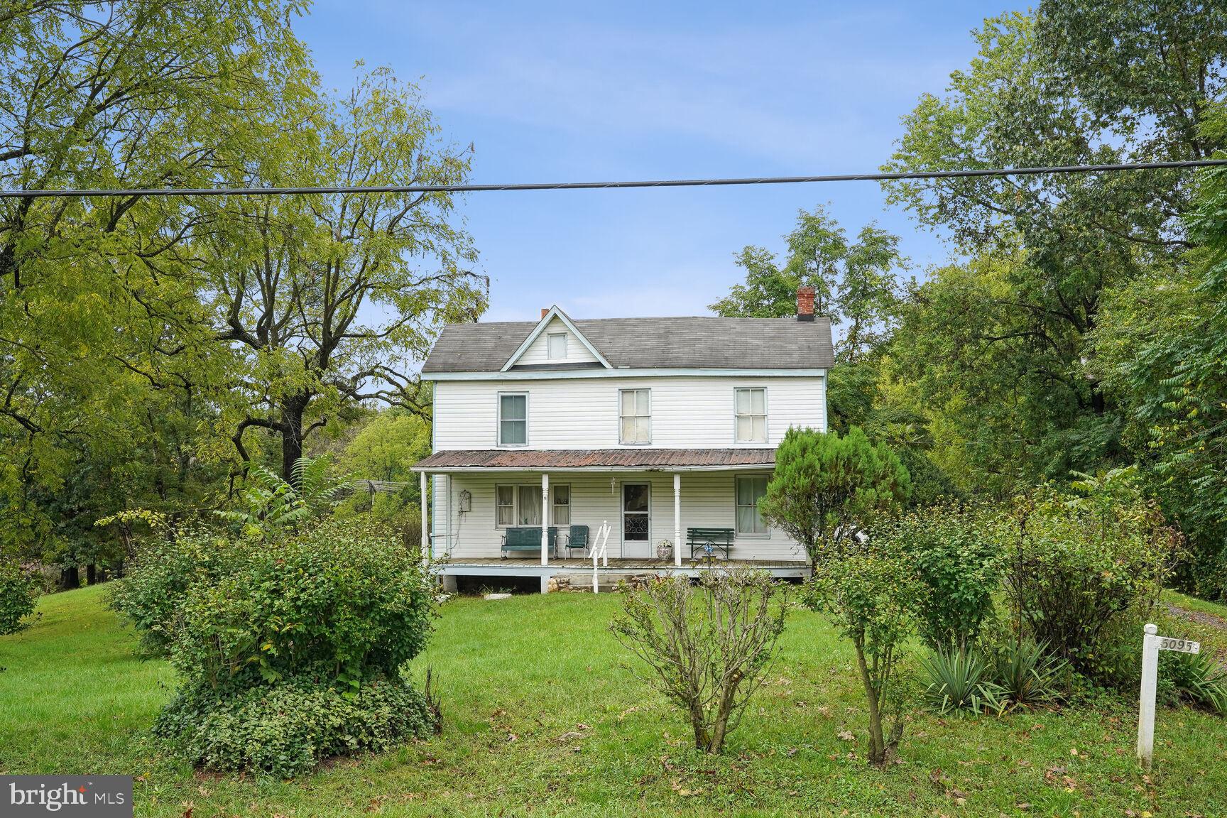 5095 Leeds Manor Road Hume, VA 22639 - Photo 3 of 15