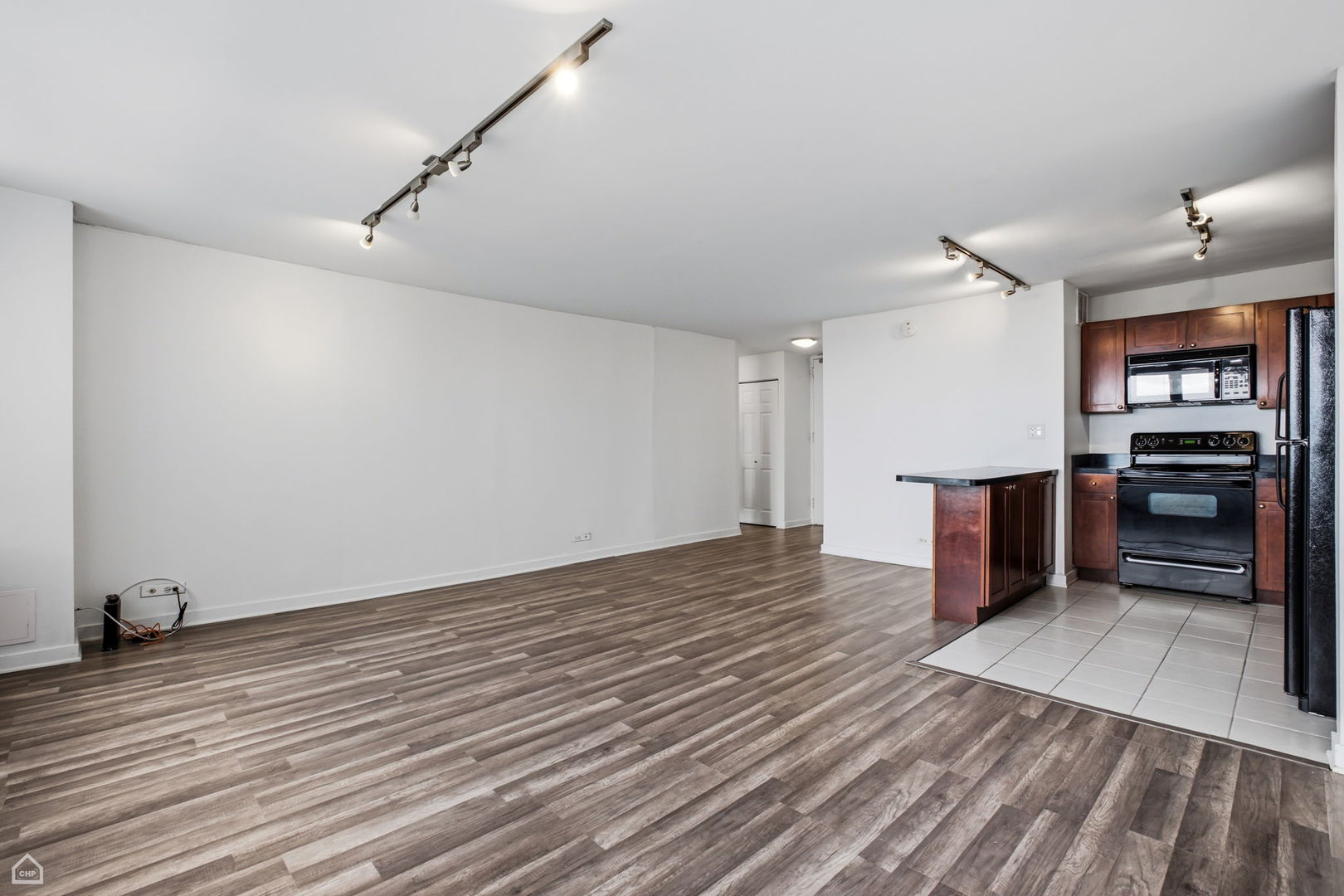 655 West Irving Park Road, Unit 4008 Chicago, IL 60613 - Photo 5 of 11