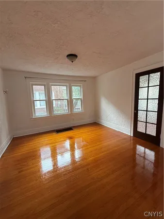 $2,000 | 205 Fellows Avenue, Unit 1, Syracuse, NY 13210