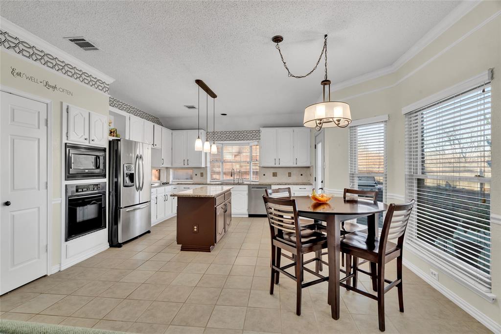 4019 Whitby Lane Grapevine, TX 76051 - Photo 13 of 27