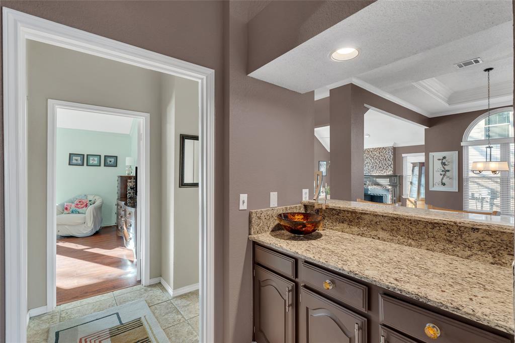 4019 Whitby Lane Grapevine, TX 76051 - Photo 17 of 27