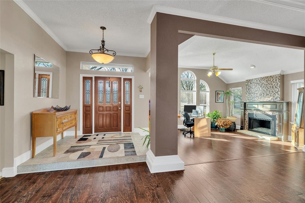 4019 Whitby Lane Grapevine, TX 76051 - Photo 4 of 27