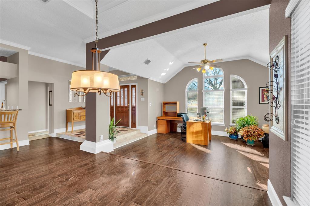 4019 Whitby Lane Grapevine, TX 76051 - Photo 6 of 27