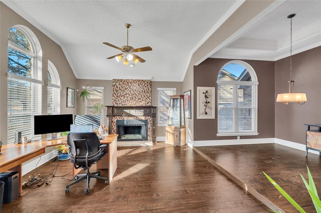 4019 Whitby Lane Grapevine, TX 76051 - Photo 7 of 27