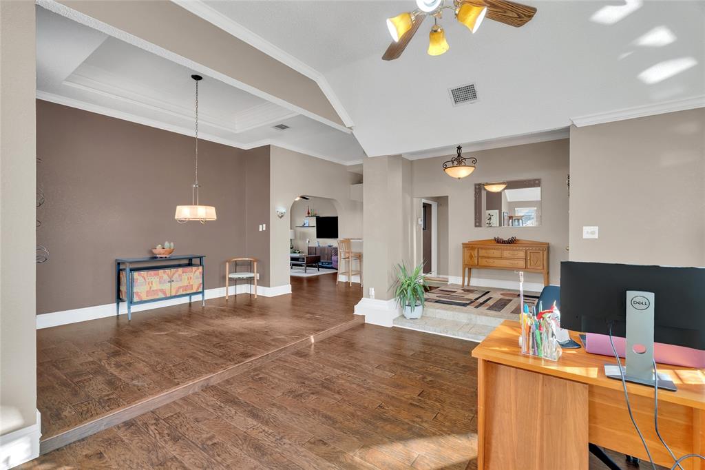 4019 Whitby Lane Grapevine, TX 76051 - Photo 8 of 27