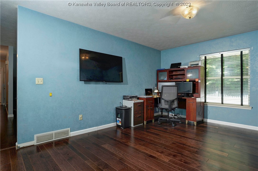 413 Rambling Hills Road Elkview, WV 25071 - Photo 8 of 18 Gallery Image 8
