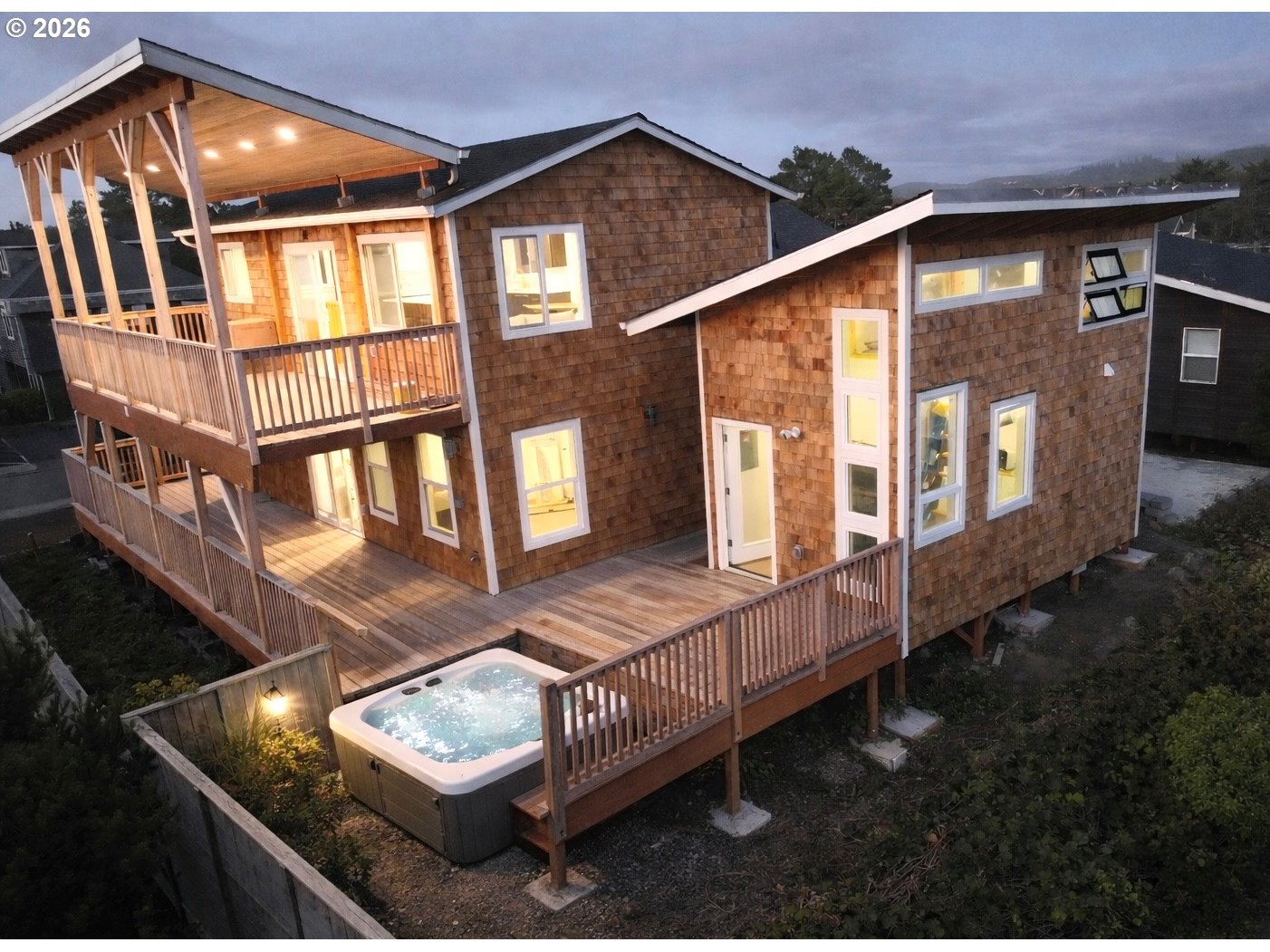 135 6th Avenue Seaside, OR 97138 - Photo 2 of 42