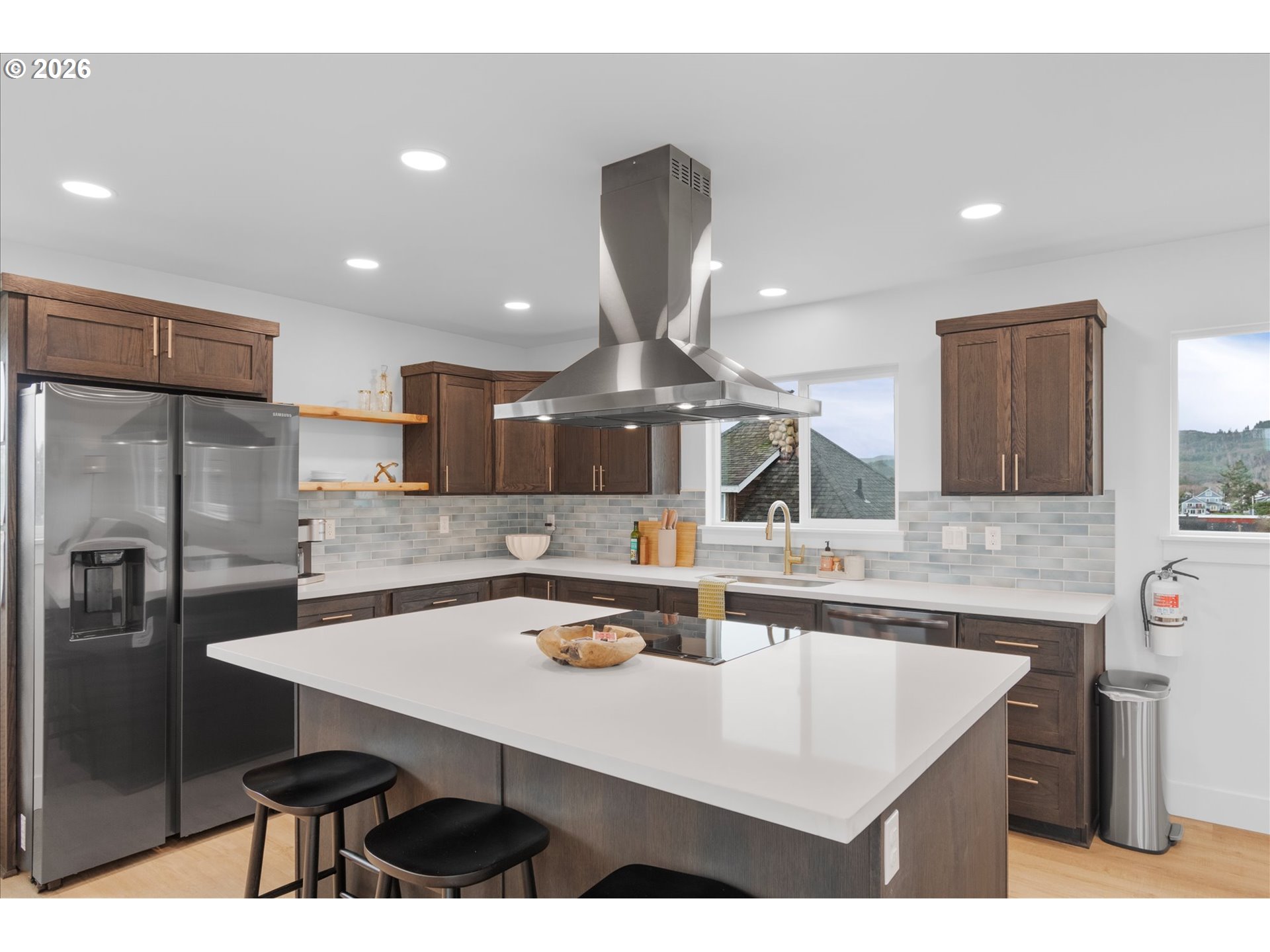 135 6th Avenue Seaside, OR 97138 - Photo 5 of 42