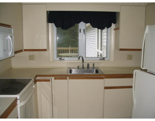 12 Barry Road Worcester, MA 01609 - Photo 4 of 8 Gallery Image 4