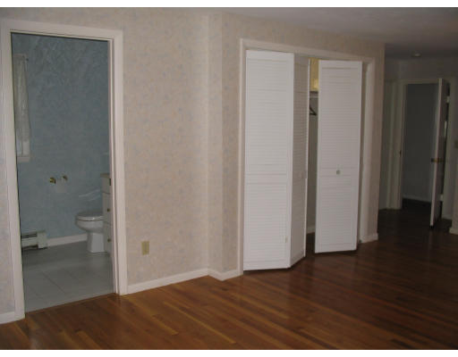 12 Barry Road Worcester, MA 01609 - Photo 7 of 8 Gallery Image 7