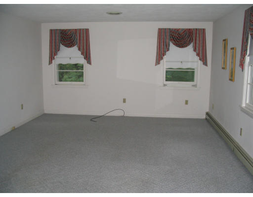 12 Barry Road Worcester, MA 01609 - Photo 8 of 8 Gallery Image 8