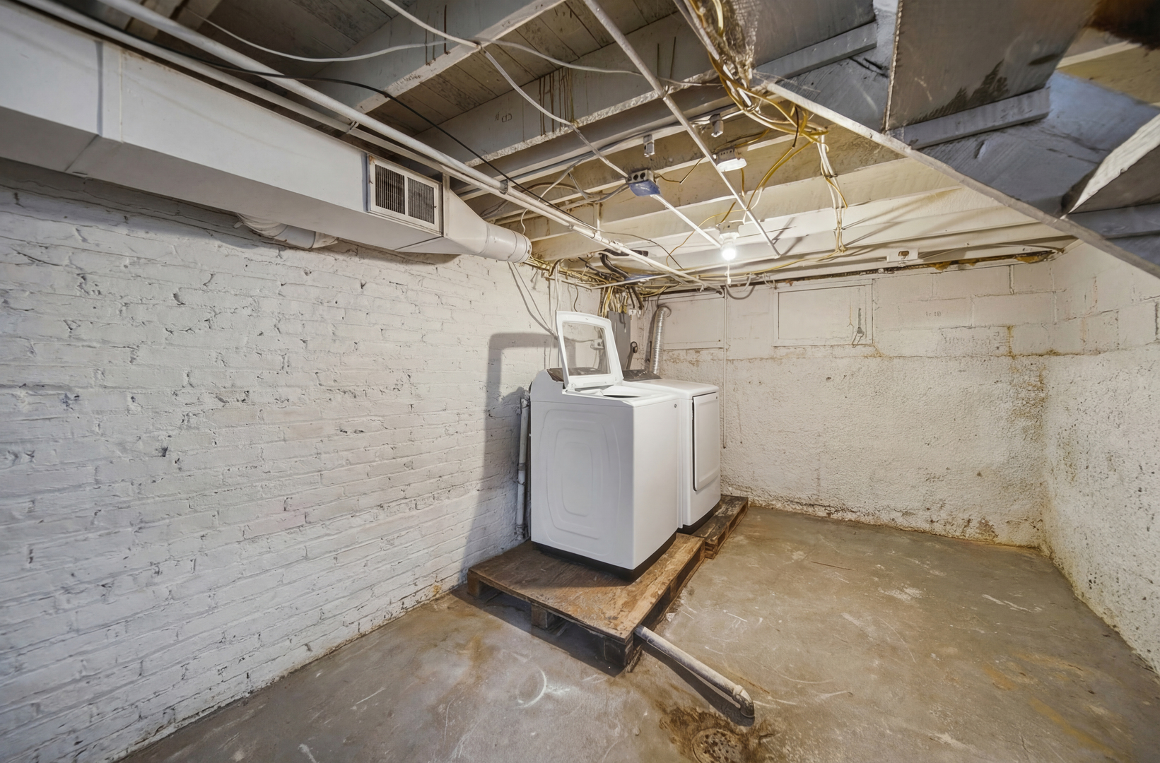 412 West 4th Street Sterling, IL 61081 - Photo 12 of 25