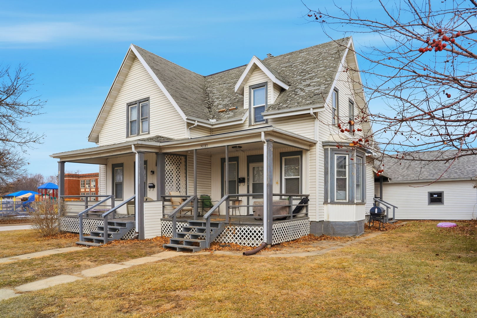 412 West 4th Street Sterling, IL 61081 - Photo 3 of 25